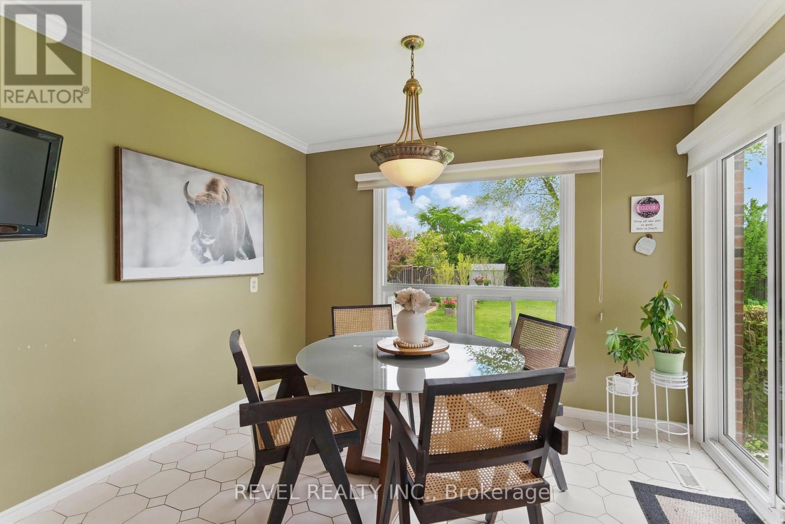 1076 Roxborough Drive, Oakville, Ontario  L6M 1E3 - Photo 13 - W12174842