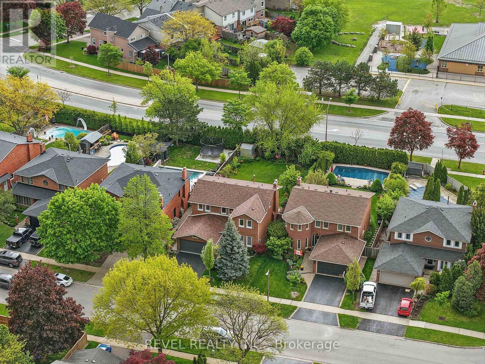 1076 Roxborough Drive, Oakville, Ontario  L6M 1E3 - Photo 15 - W12174842