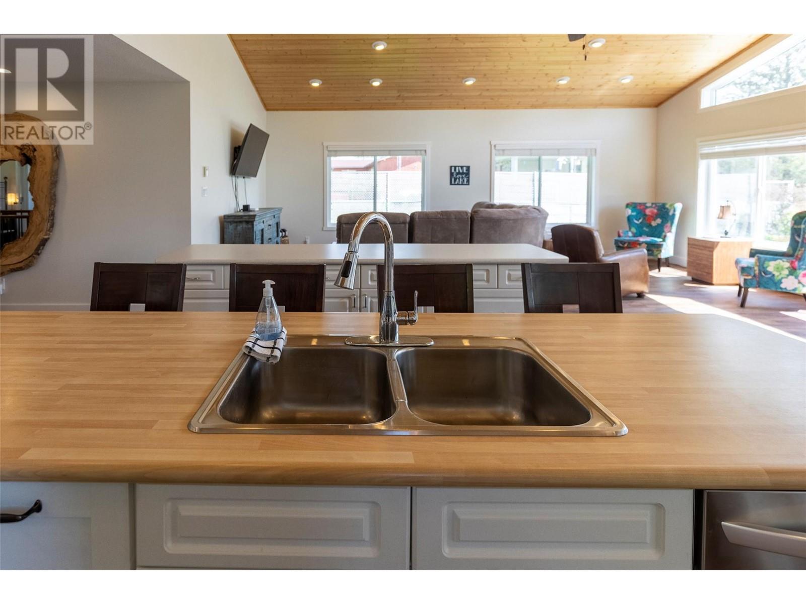 398 Currie Road, Baynes Lake, British Columbia  V0B 1T4 - Photo 29 - 10349262