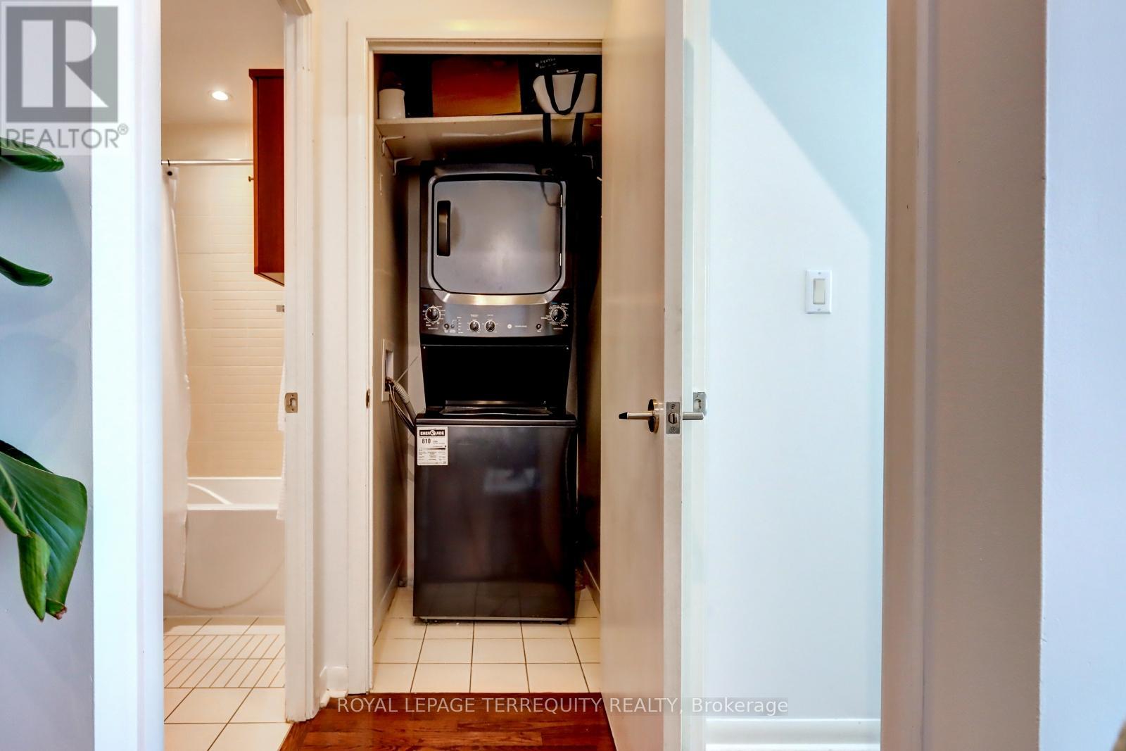 514 - 3391 Bloor Street W, Toronto (Islington-City Centre West), Ontario  M8X 1G3 - Photo 17 - W12174875