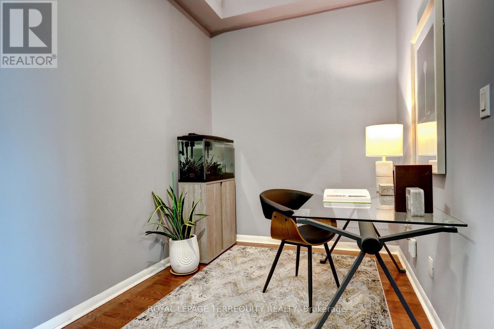 514 - 3391 Bloor Street W, Toronto (Islington-City Centre West), Ontario  M8X 1G3 - Photo 3 - W12174875