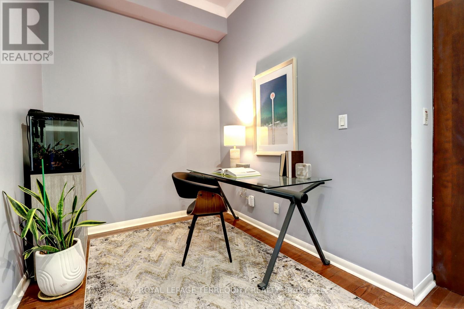 514 - 3391 Bloor Street W, Toronto (Islington-City Centre West), Ontario  M8X 1G3 - Photo 4 - W12174875