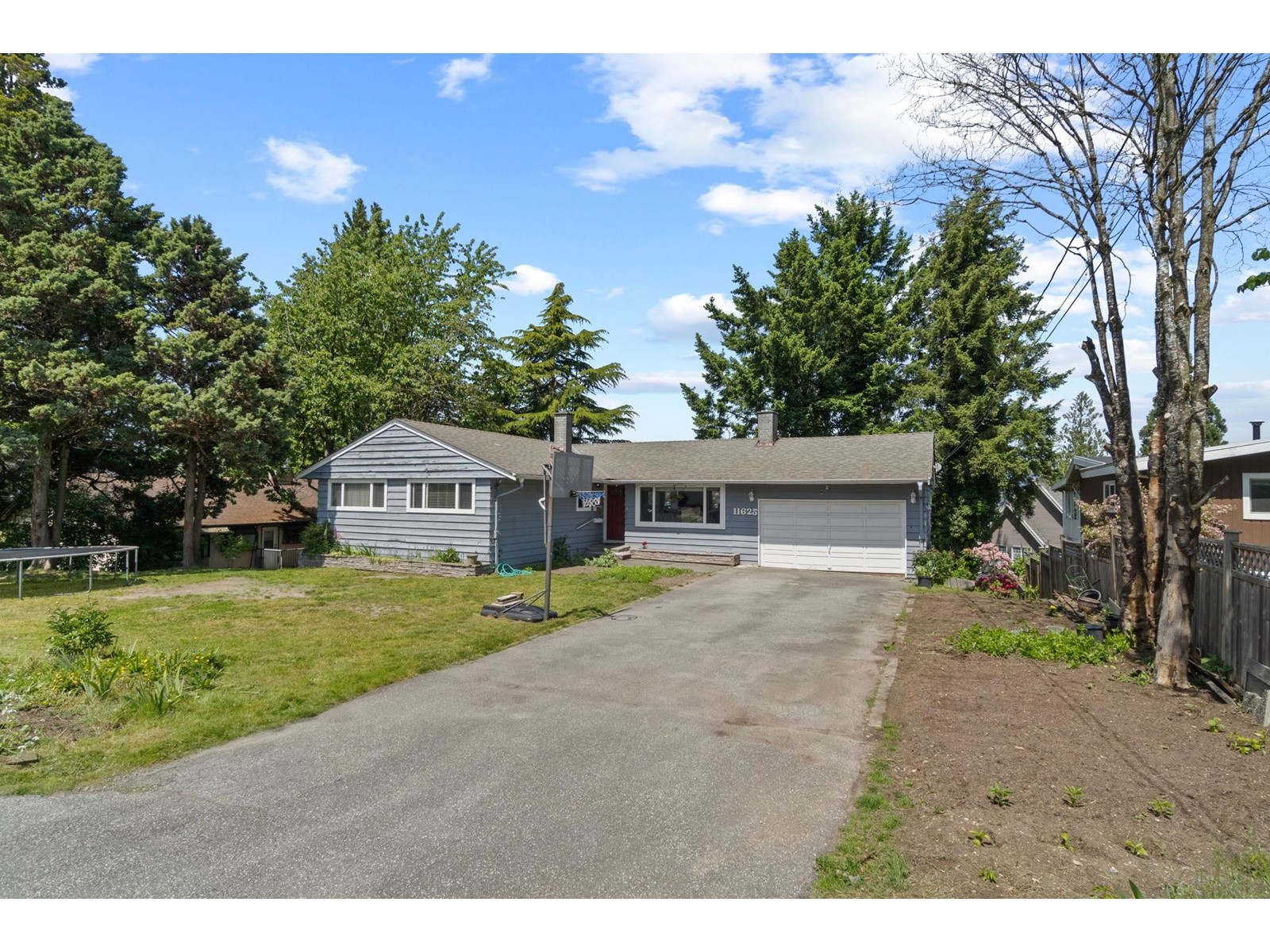 11625 99 Avenue, Surrey, British Columbia  V3V 2M2 - Photo 1 - R3006899