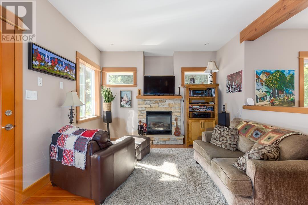1002 Balsam Place, Squamish, British Columbia  V8B 0W1 - Photo 17 - R3000278