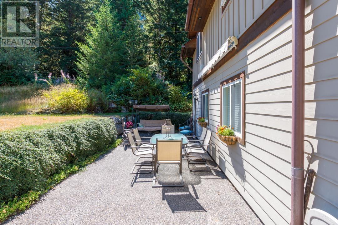 1002 Balsam Place, Squamish, British Columbia  V8B 0W1 - Photo 28 - R3000278