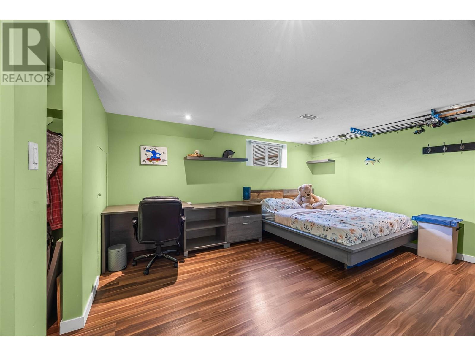 2475 Glenview Avenue, Kamloops, BC V2B4L5