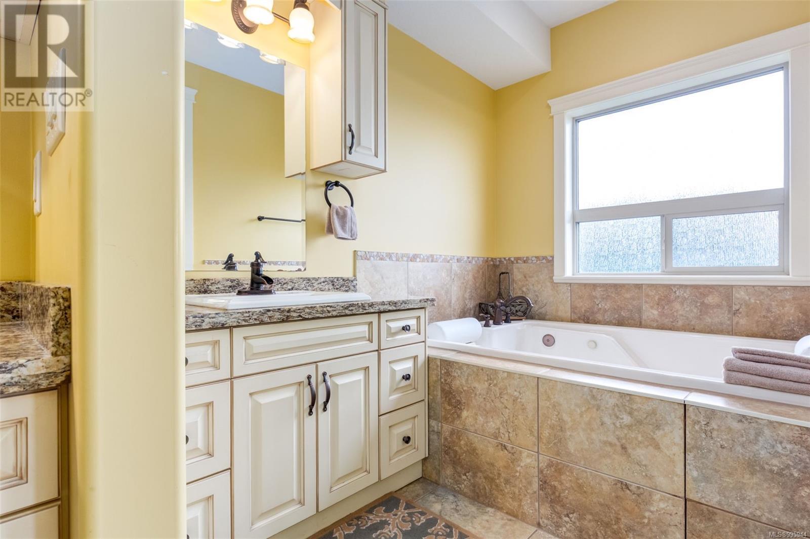 Property at 4106 Gulfview Dr image 2