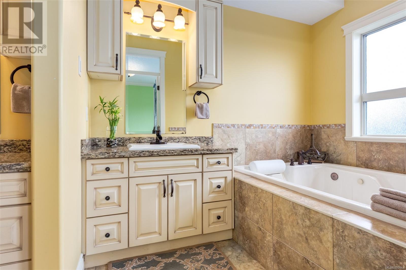 Property at 4106 Gulfview Dr image 4