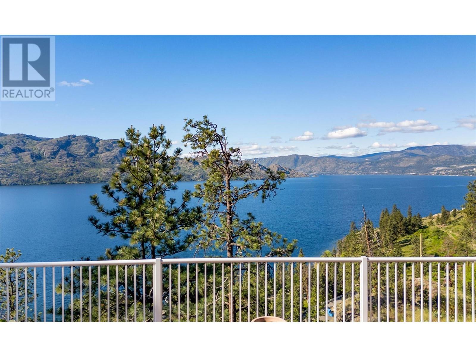 Property at 3040 Seclusion Bay Road image 3