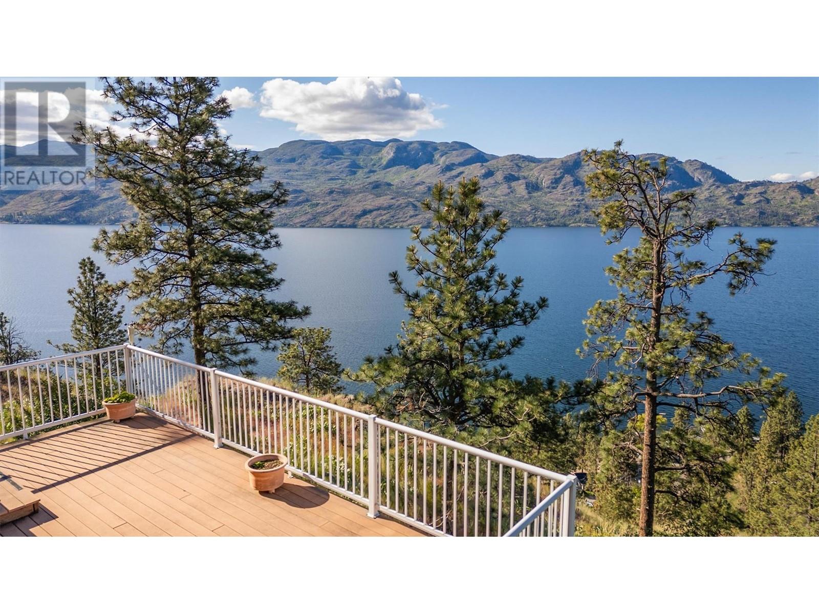 Property at 3040 Seclusion Bay Road image 4