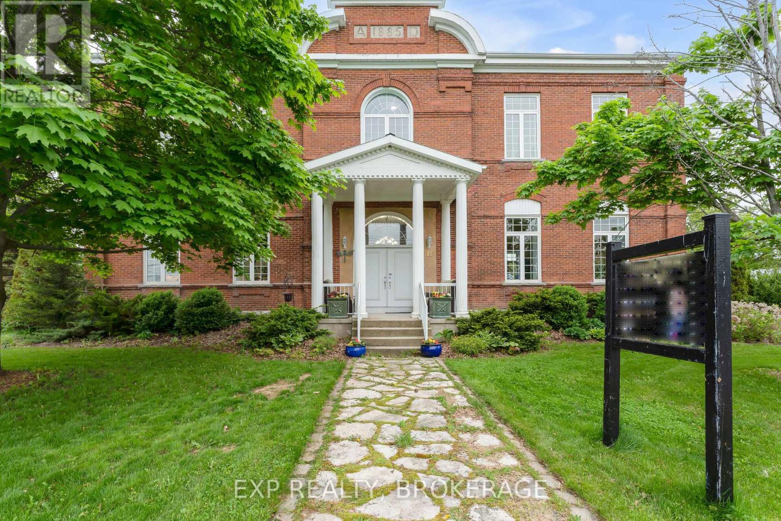 11 CROSS STREET, loyalist (odessa), Ontario
