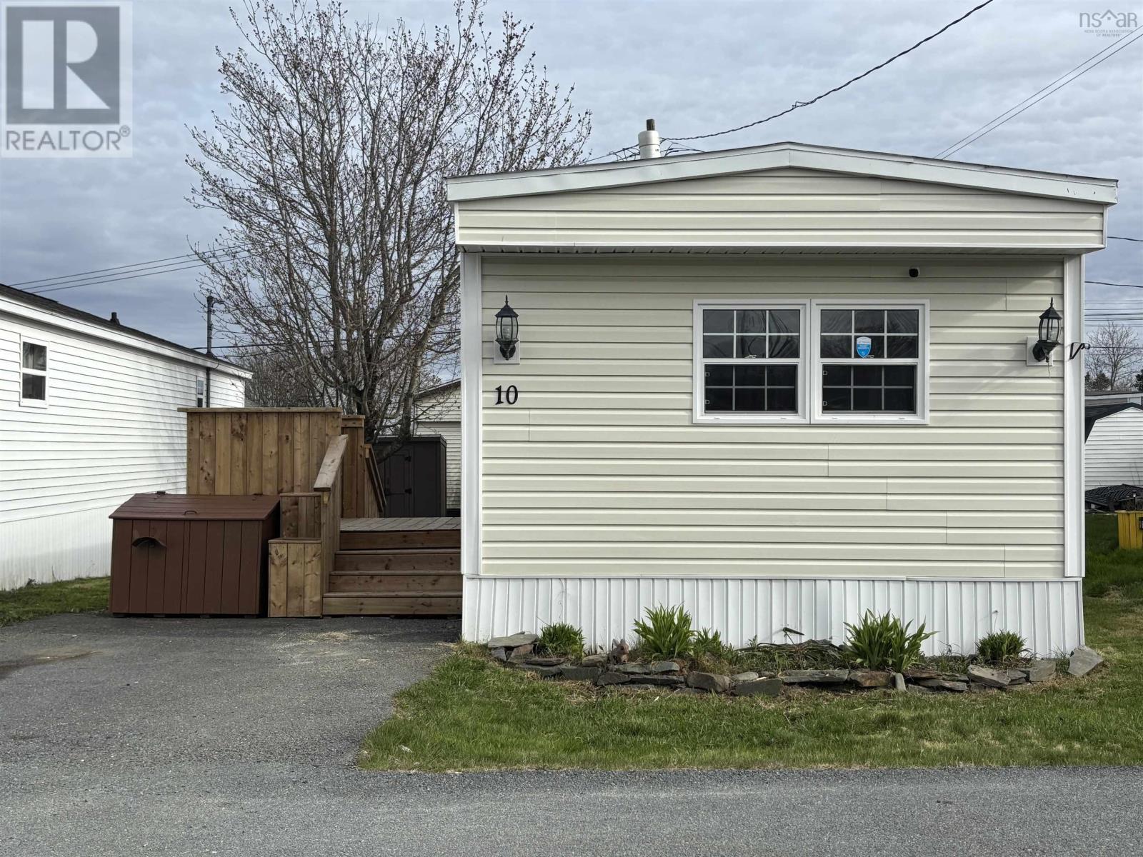 Property at 10 Bishop Avenue image 1