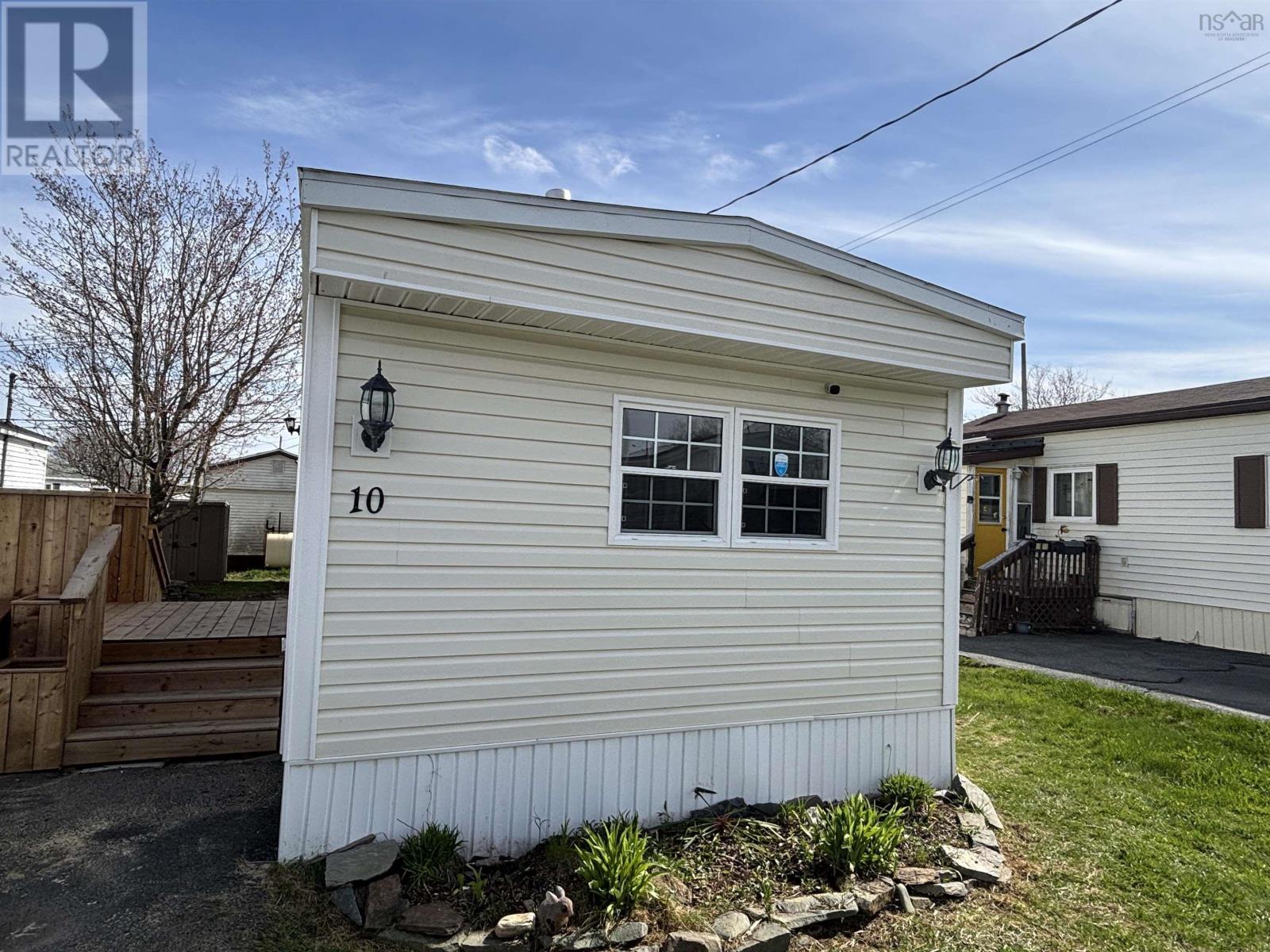 Property at 10 Bishop Avenue image 3