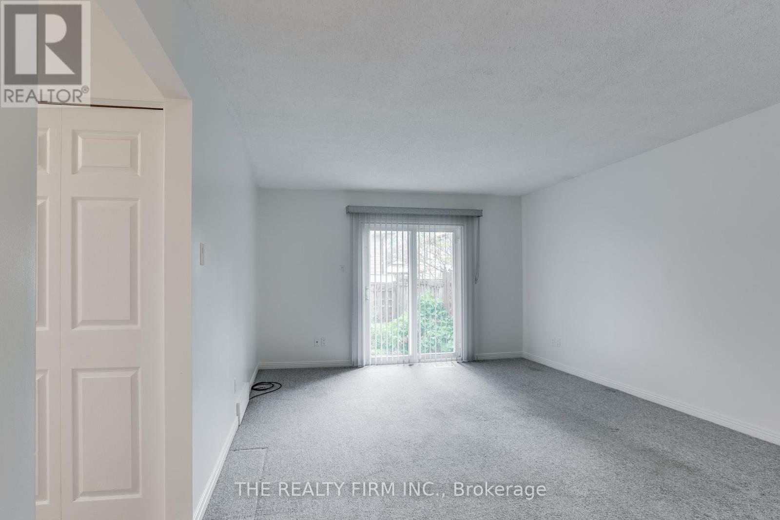 Photo 11 of 40 for 86 Caprice Crescent