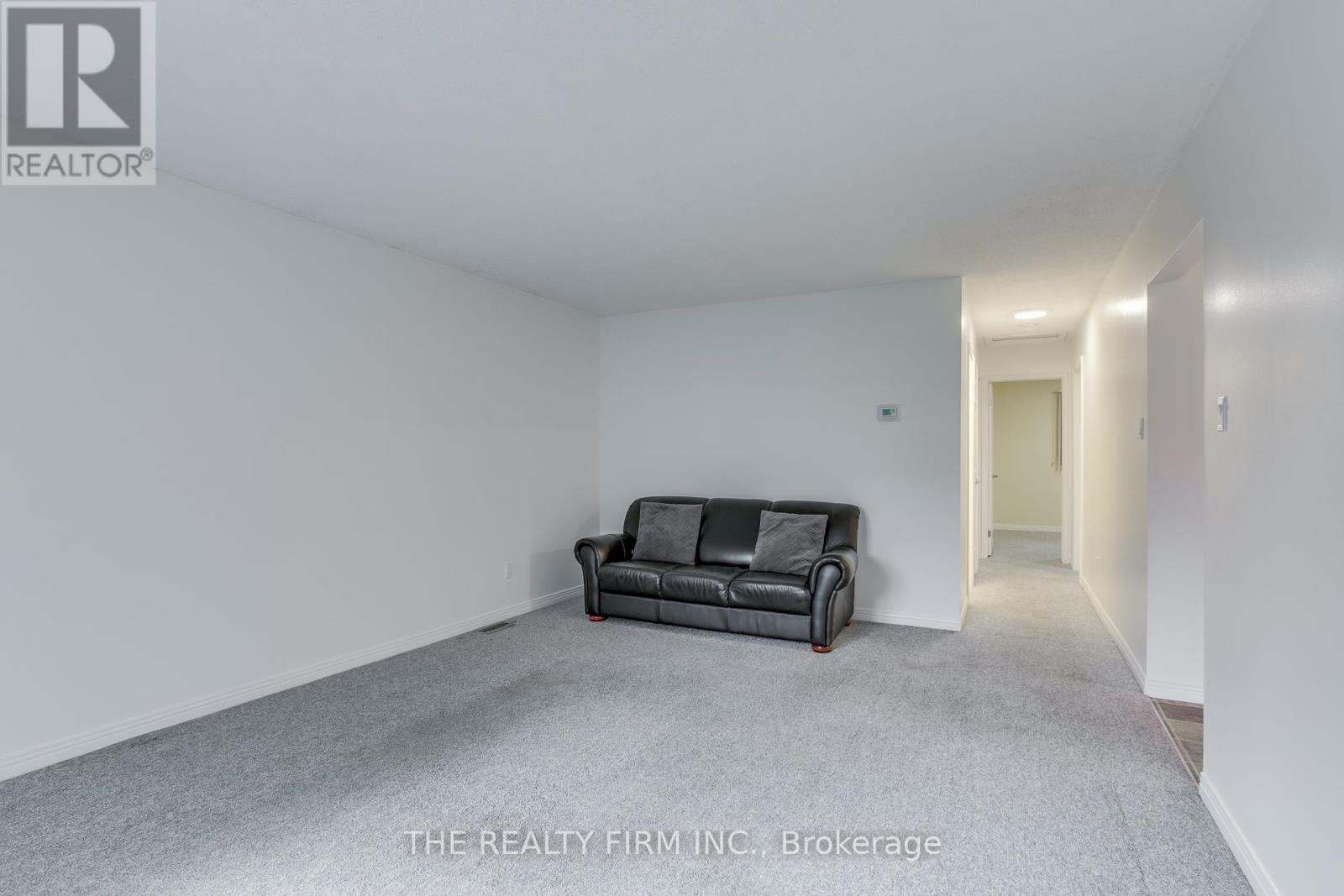 Photo 12 of 40 for 86 Caprice Crescent
