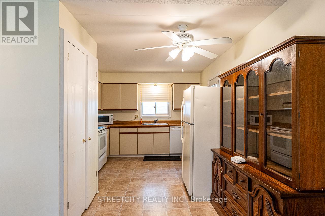 10 Barrydale Crescent, London North, Ontario  N6G 2X3 - Photo 15 - X12174954
