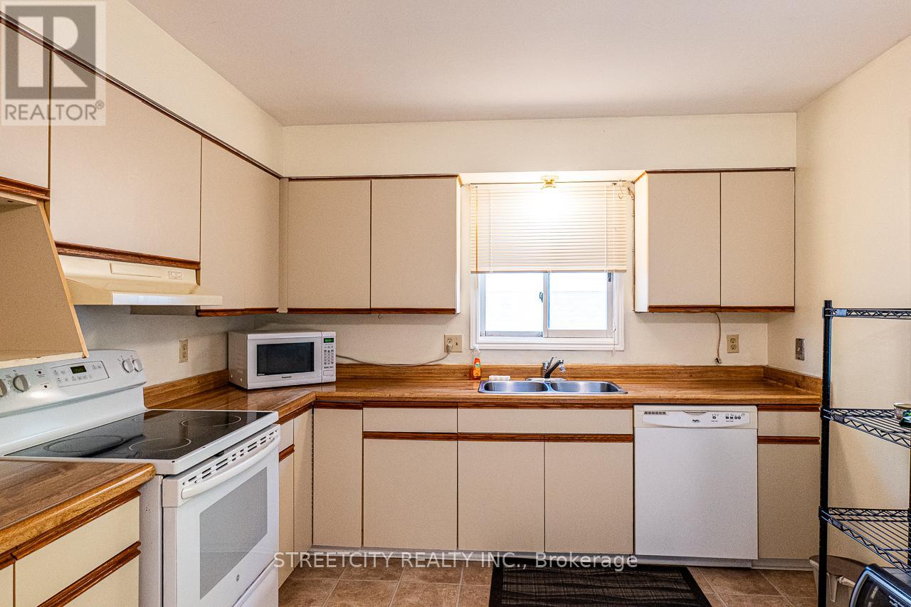 10 Barrydale Crescent, London North, Ontario  N6G 2X3 - Photo 16 - X12174954