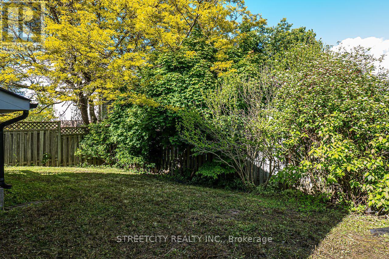 10 Barrydale Crescent, London North, Ontario  N6G 2X3 - Photo 46 - X12174954