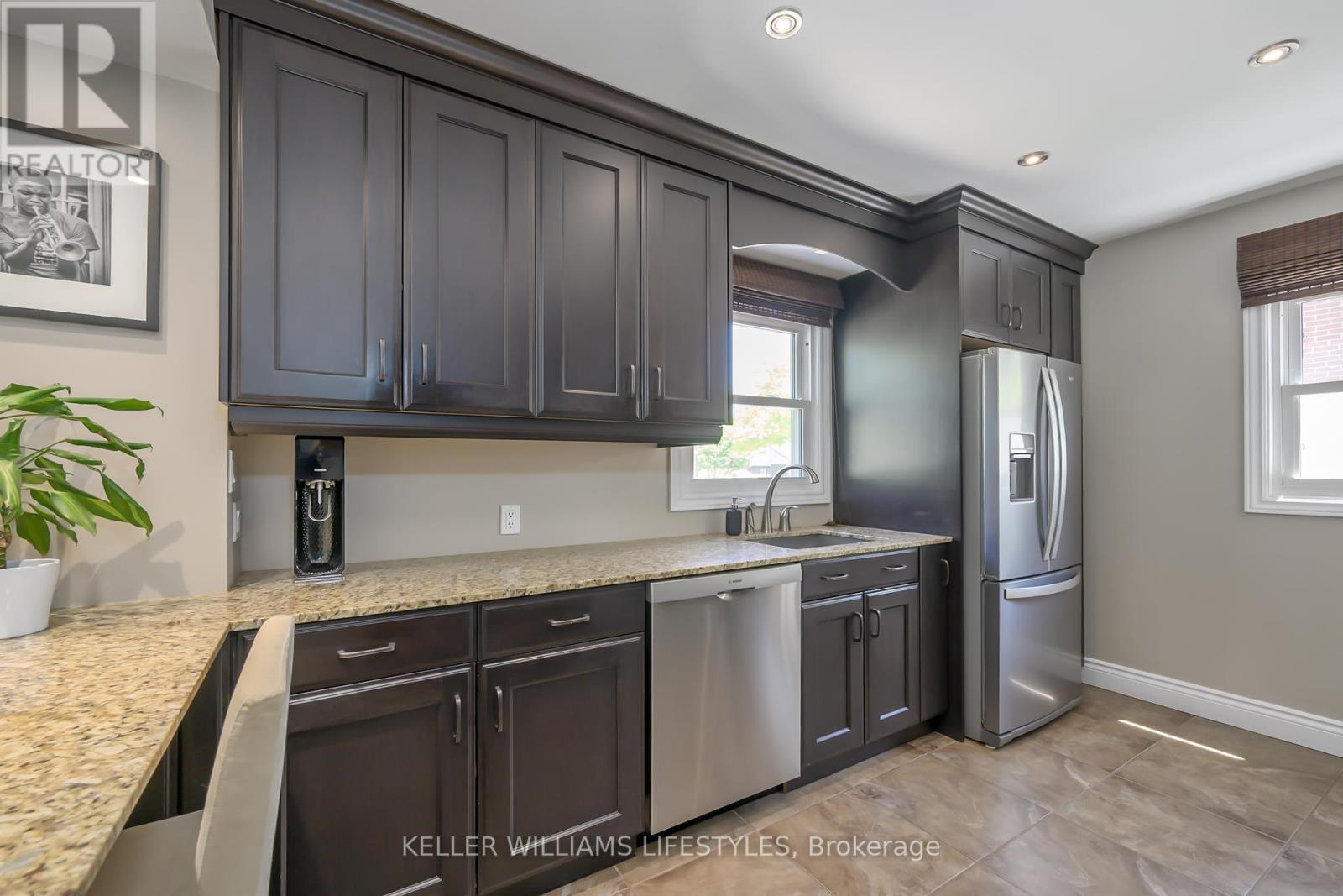57 Devonshire Avenue, London South, Ontario  N6C 2H5 - Photo 10 - X12174959