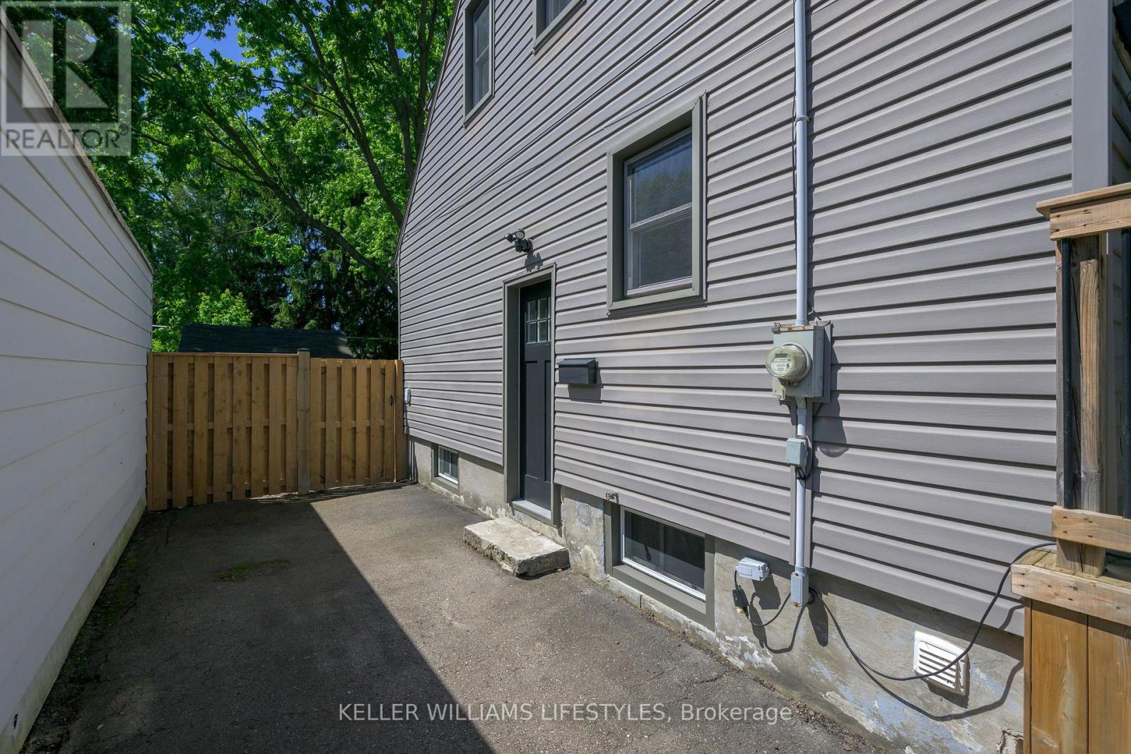 57 Devonshire Avenue, London South, Ontario  N6C 2H5 - Photo 31 - X12174959