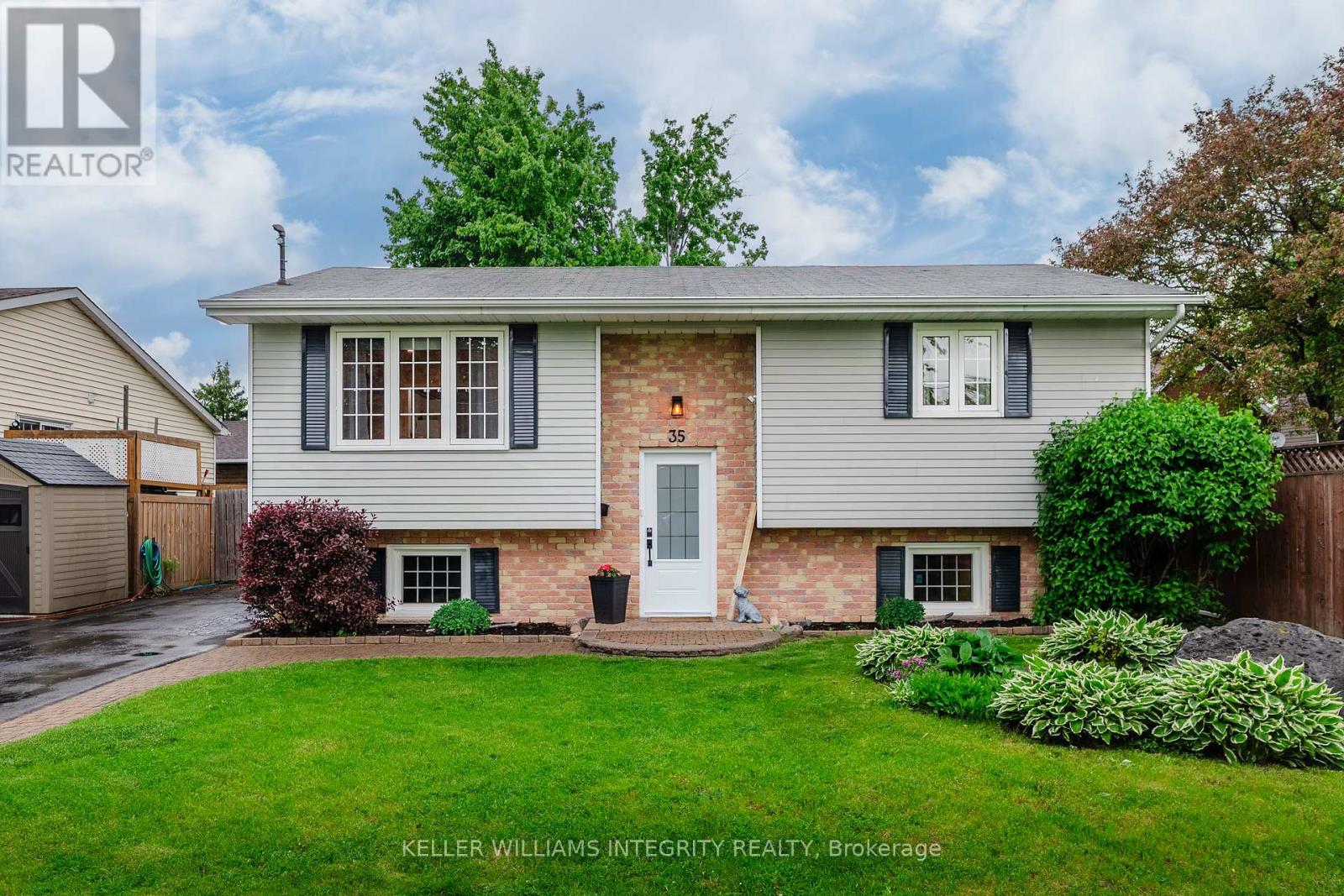Property at 35 WELLINGTON STREET W image 1