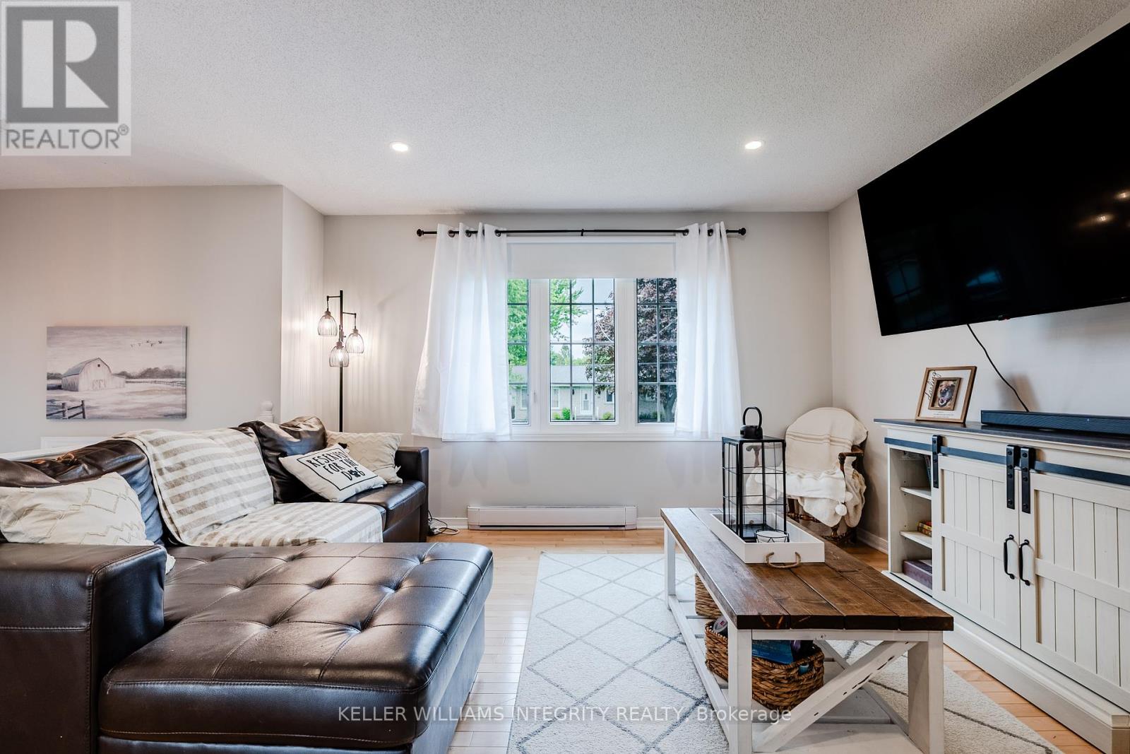 Property at 35 WELLINGTON STREET W image 4