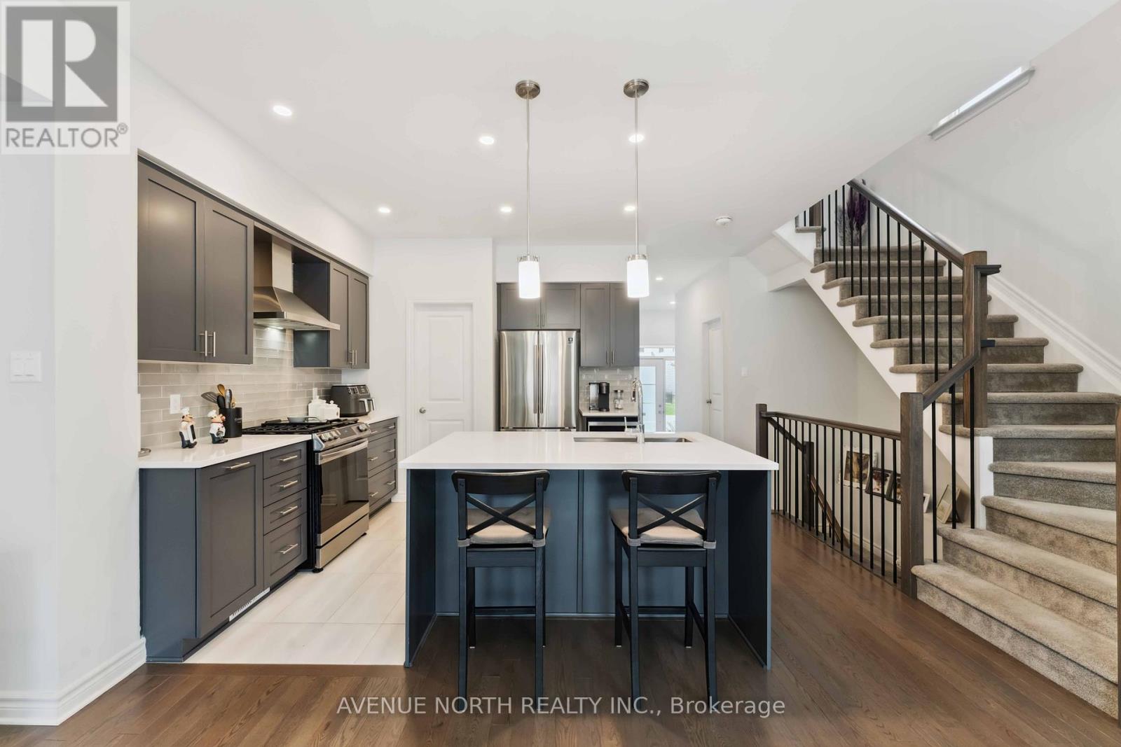 727 Cairn Crescent, Ottawa, Ontario  K1W 0P4 - Photo 11 - X12174936