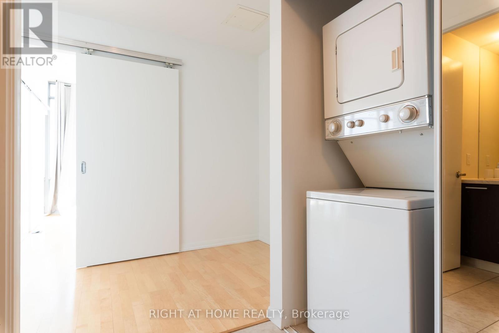 3006 - 37 Grosvenor Street, Toronto, Ontario  M4Y 3G5 - Photo 23 - C12174903