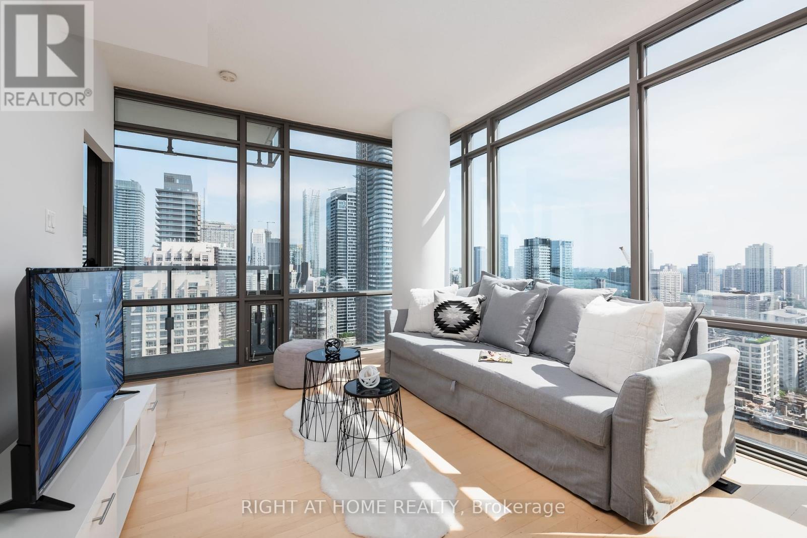 3006 - 37 Grosvenor Street, Toronto, Ontario  M4Y 3G5 - Photo 3 - C12174903