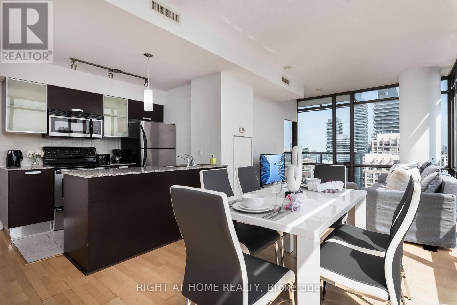 3006 - 37 Grosvenor Street, Toronto, Ontario  M4Y 3G5 - Photo 6 - C12174903