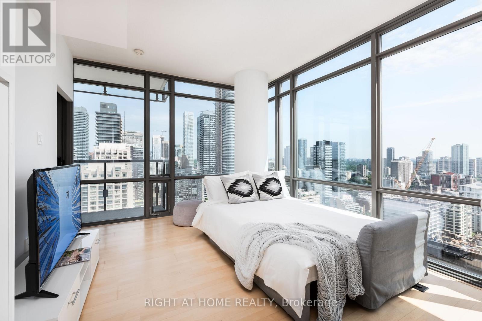 3006 - 37 Grosvenor Street, Toronto, Ontario  M4Y 3G5 - Photo 8 - C12174903