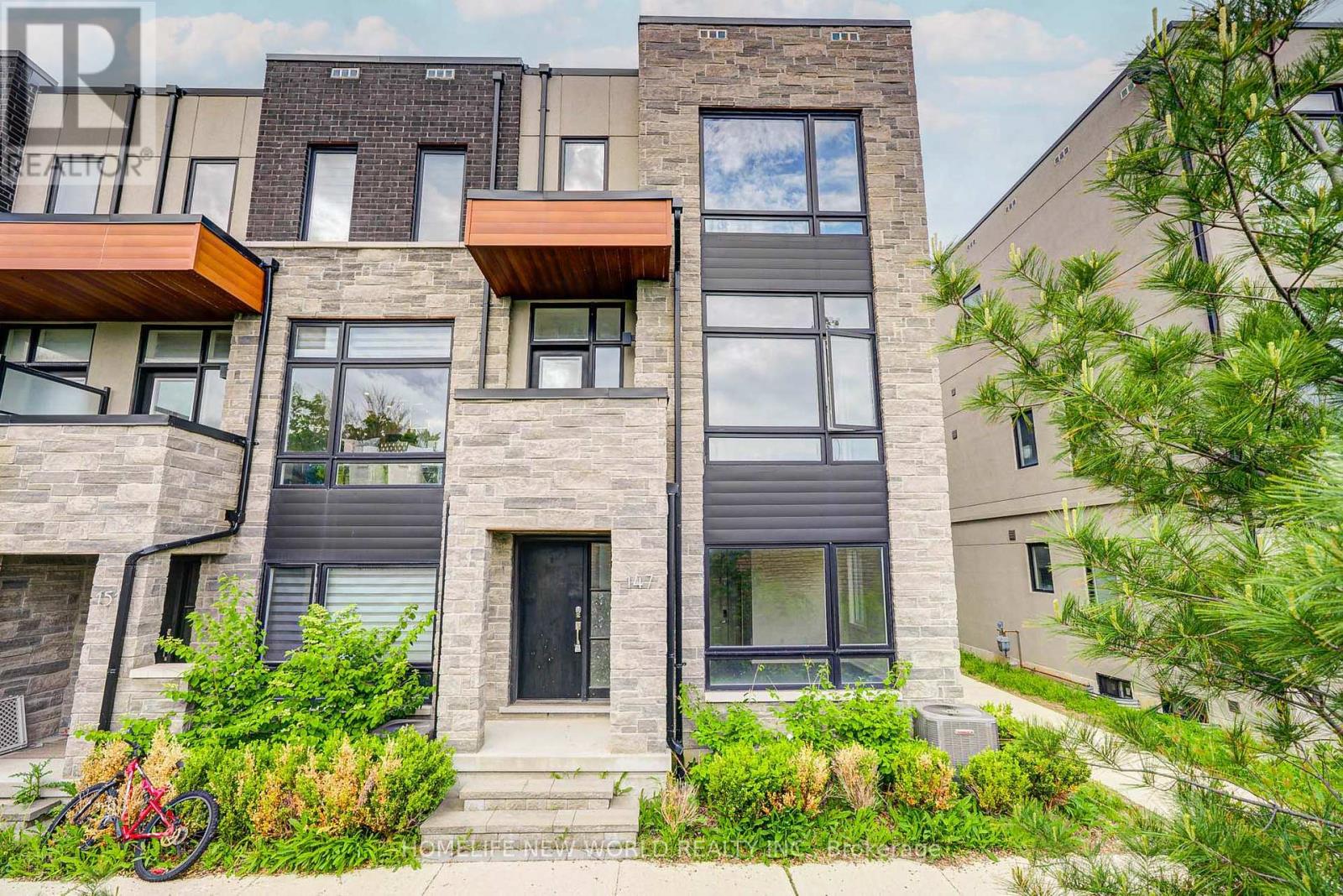 147 CARPACCIO AVENUE, Vaughan, Ontario