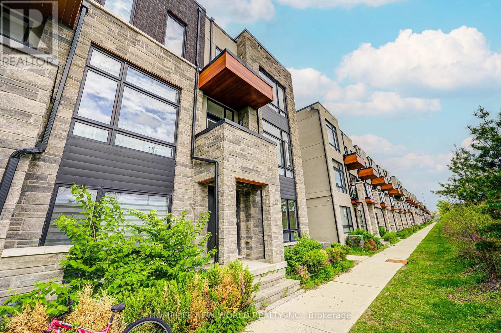 Property at 147 CARPACCIO AVENUE image 3