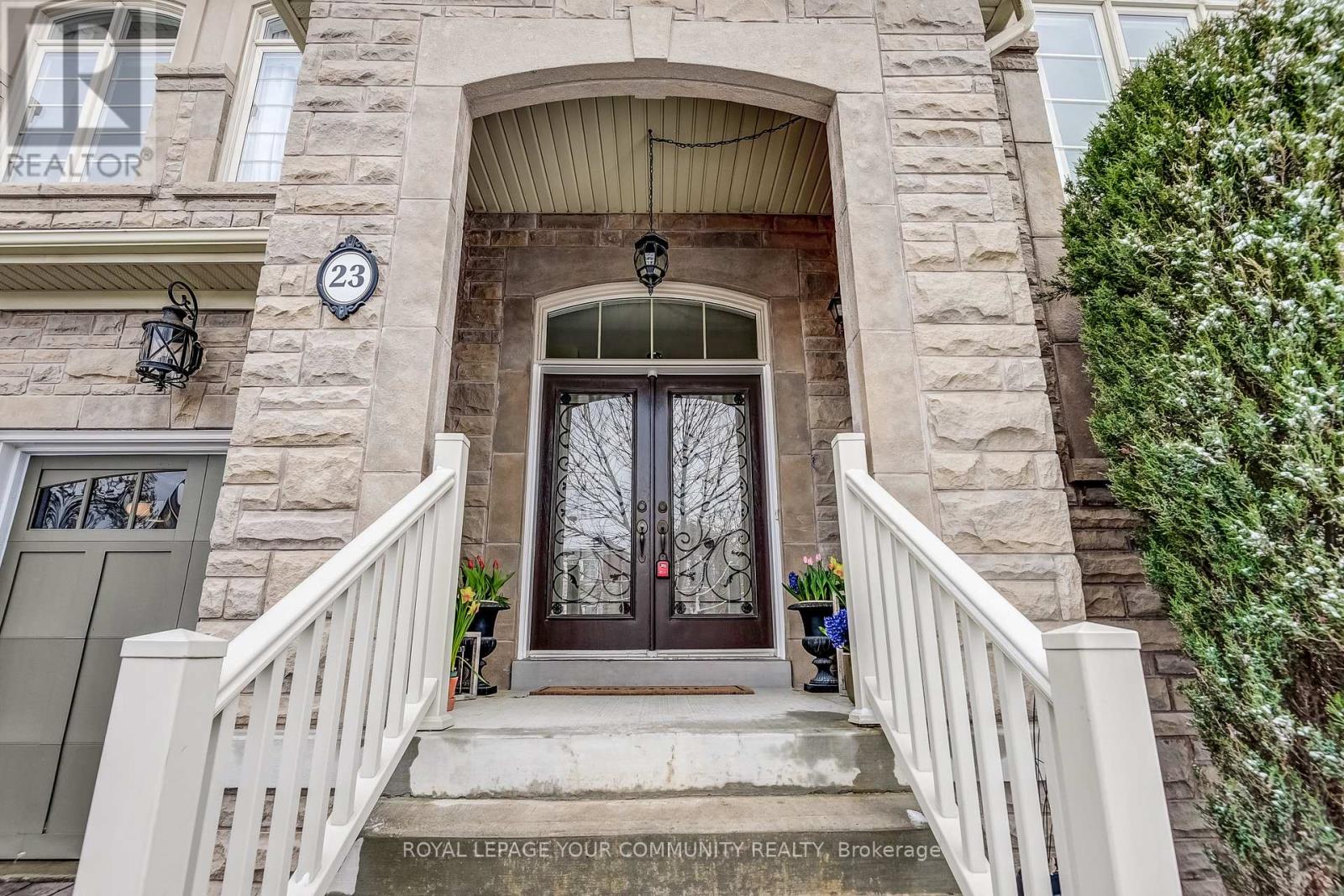 Property at 23 WESLOCK CRESCENT image 3