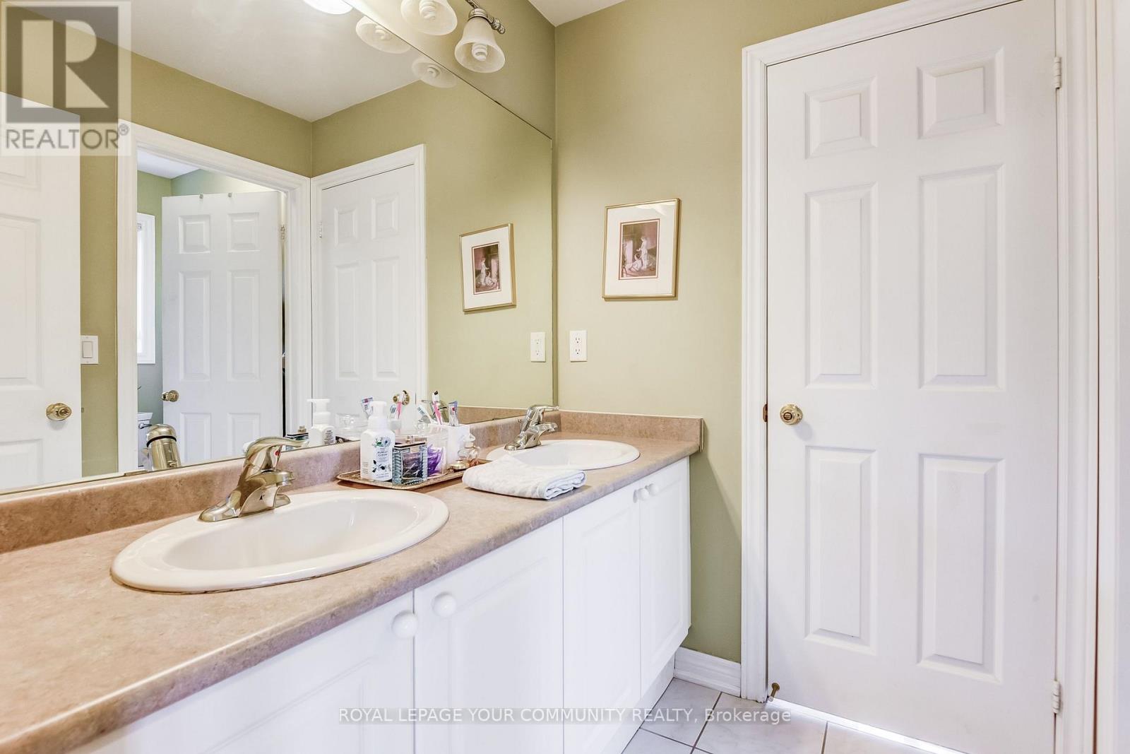 23 Weslock Crescent, Aurora, Ontario  L4G 7Y9 - Photo 31 - N12174924