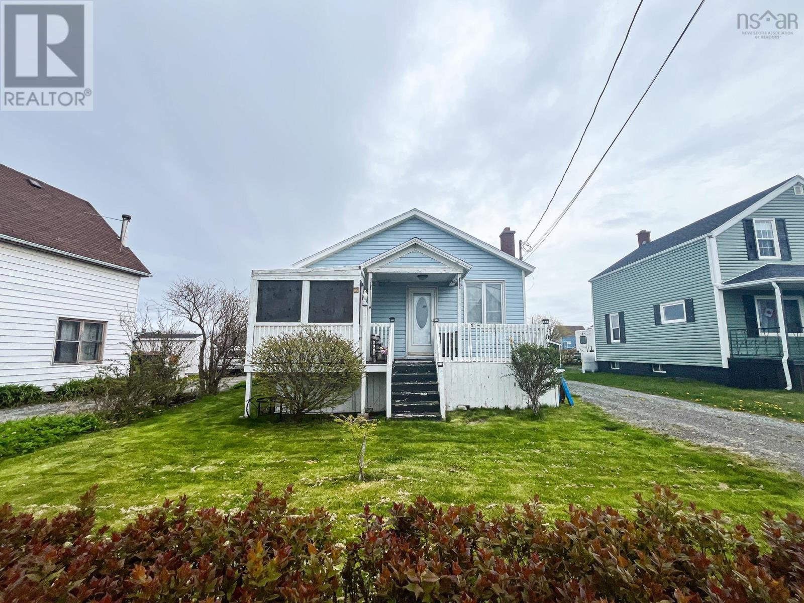 107 Ocean Avenue, Glace Bay, Nova Scotia  B1A 3V5 - Photo 2 - 202512299