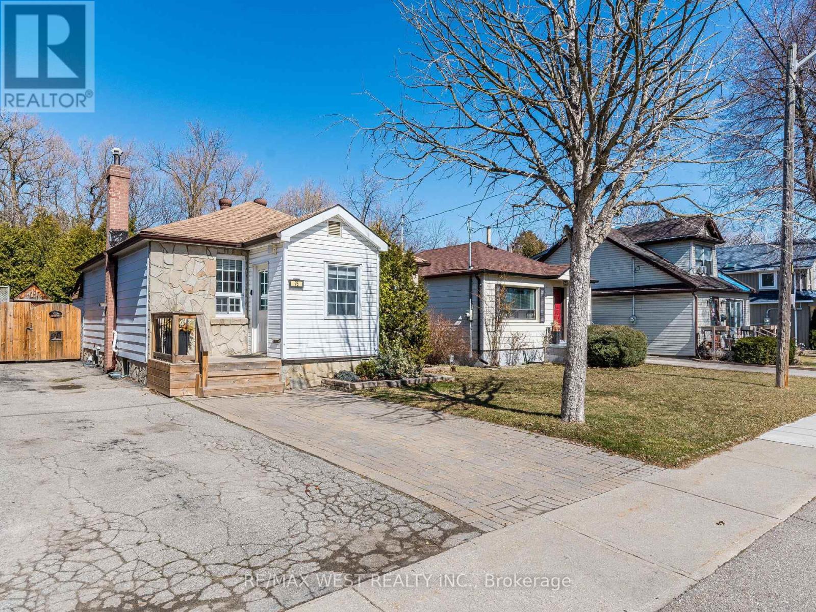 76 Laburnham Avenue, Toronto, Ontario  M8W 1S8 - Photo 1 - W12174906
