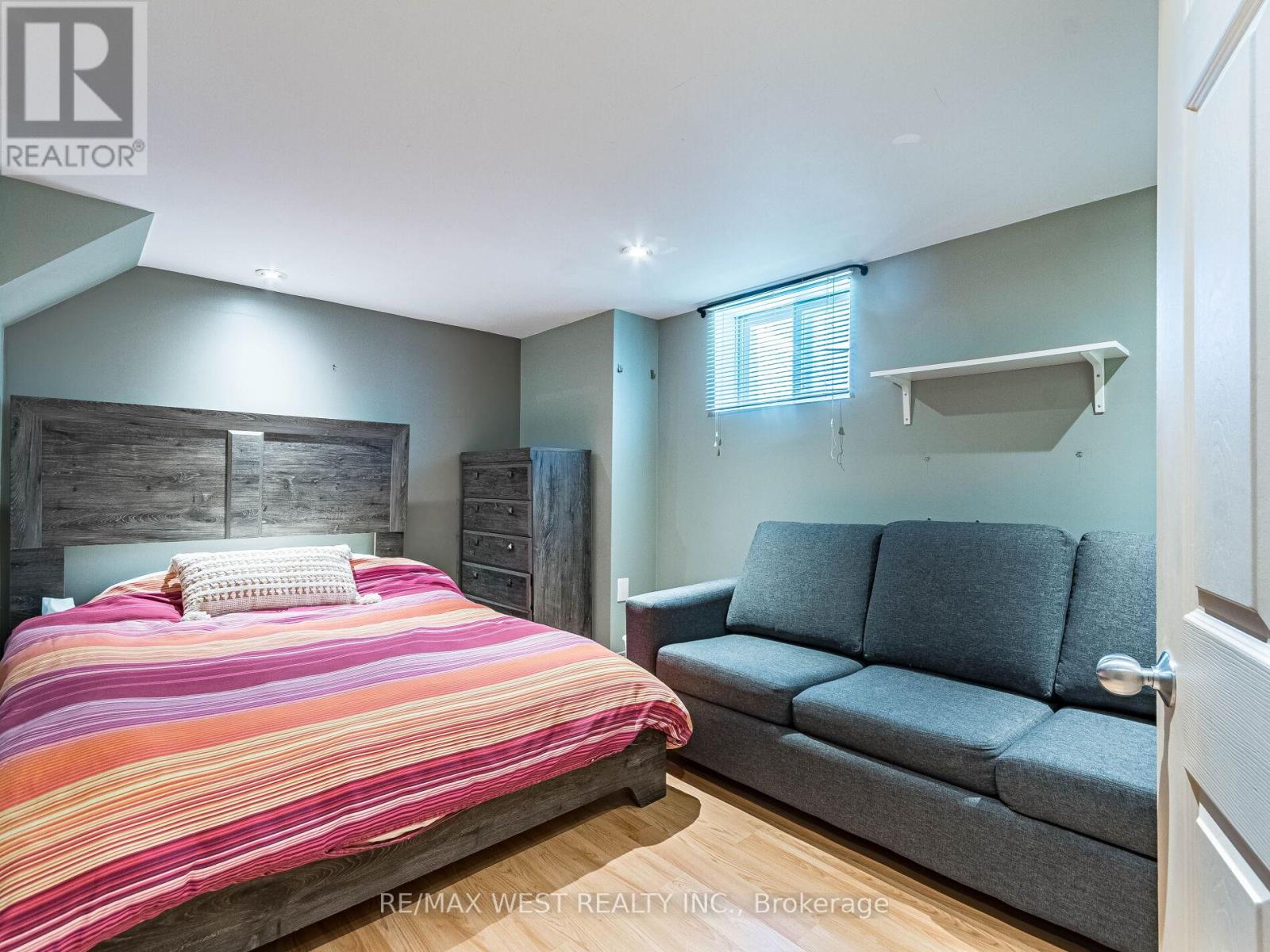 76 Laburnham Avenue, Toronto, Ontario  M8W 1S8 - Photo 14 - W12174906