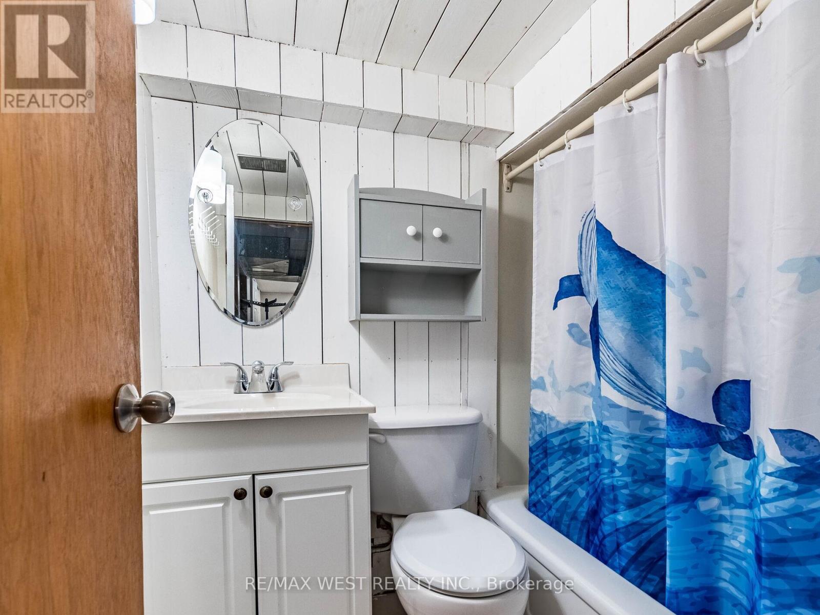 76 Laburnham Avenue, Toronto, Ontario  M8W 1S8 - Photo 17 - W12174906
