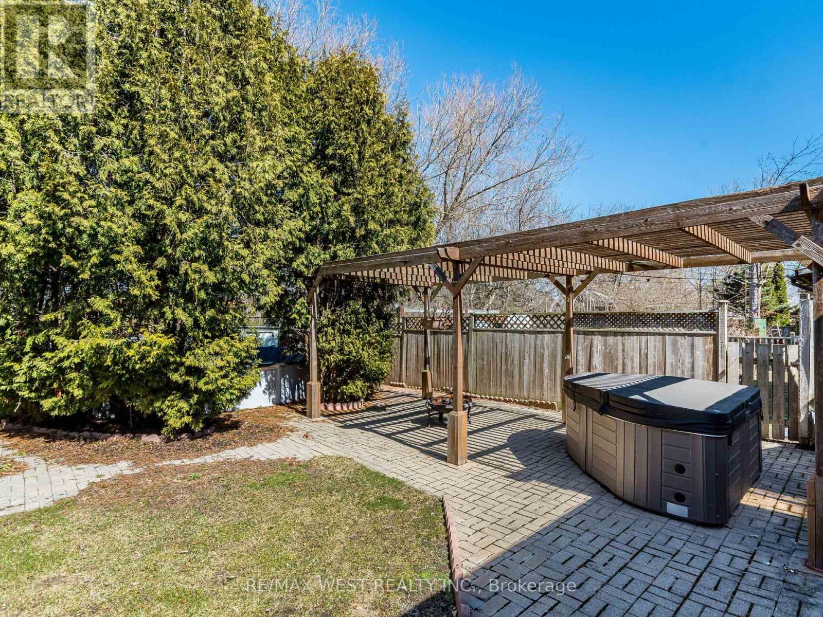 76 Laburnham Avenue, Toronto, Ontario  M8W 1S8 - Photo 20 - W12174906