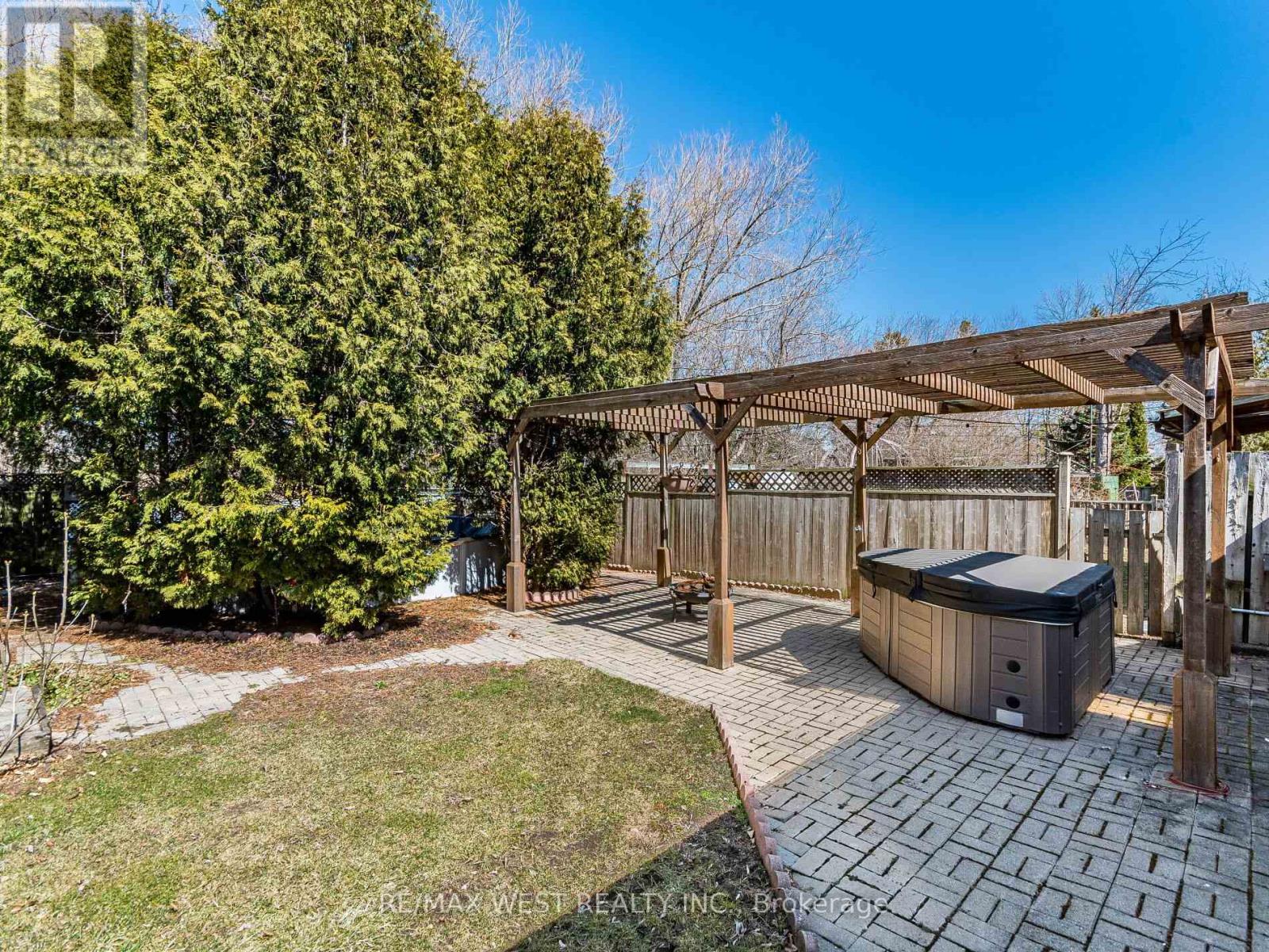 76 Laburnham Avenue, Toronto, Ontario  M8W 1S8 - Photo 21 - W12174906