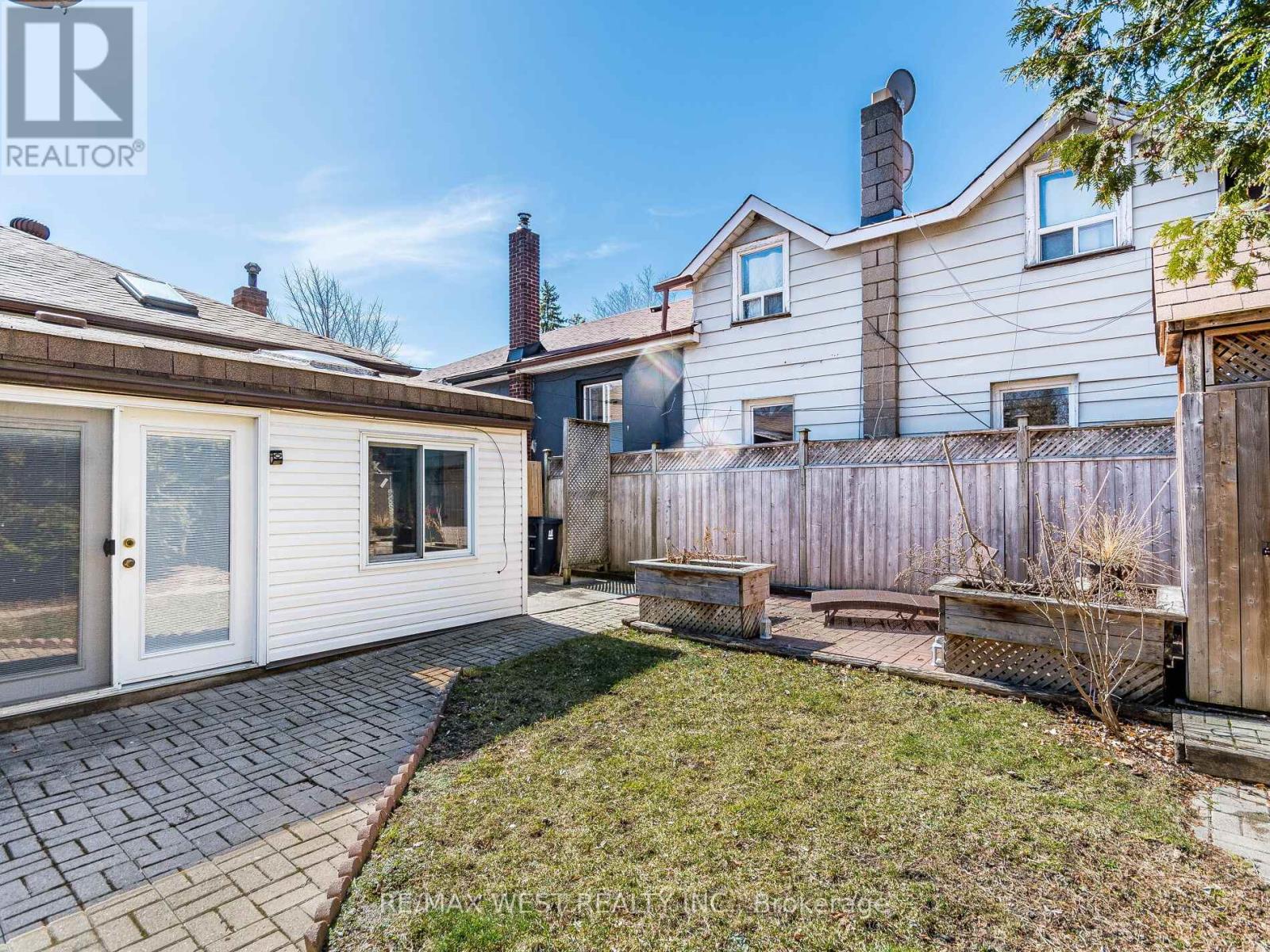 76 Laburnham Avenue, Toronto, Ontario  M8W 1S8 - Photo 28 - W12174906
