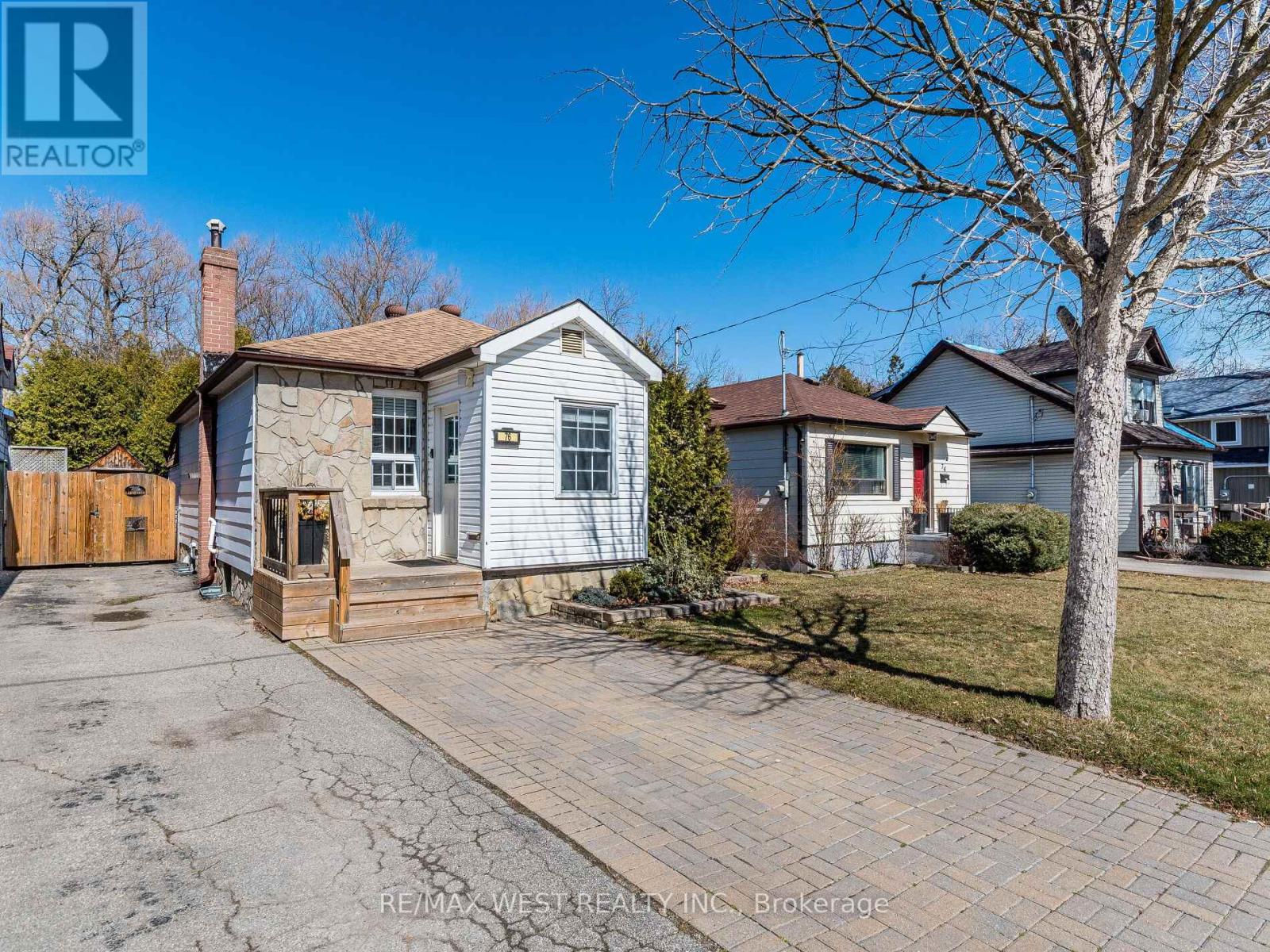 76 Laburnham Avenue, Toronto, Ontario  M8W 1S8 - Photo 29 - W12174906