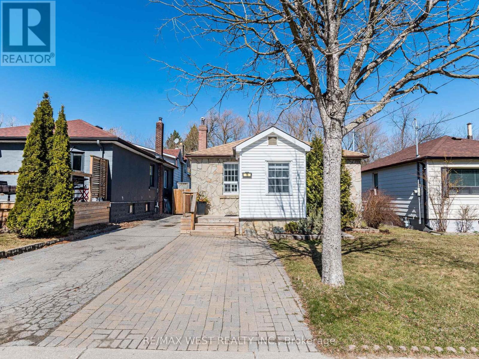 76 Laburnham Avenue, Toronto, Ontario  M8W 1S8 - Photo 30 - W12174906