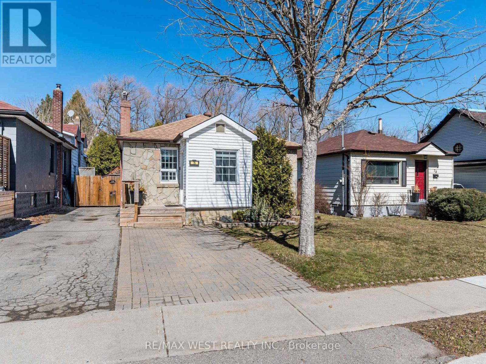 76 Laburnham Avenue, Toronto, Ontario  M8W 1S8 - Photo 31 - W12174906