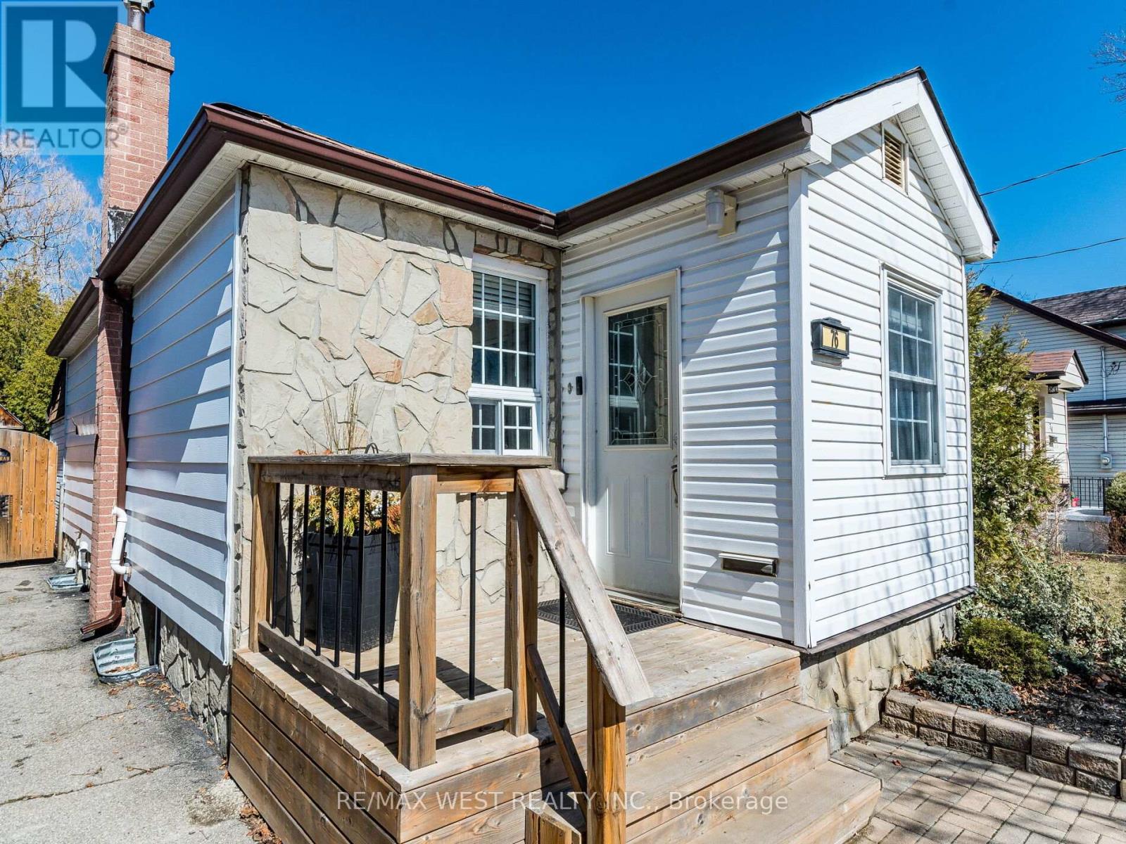 76 Laburnham Avenue, Toronto, Ontario  M8W 1S8 - Photo 36 - W12174906