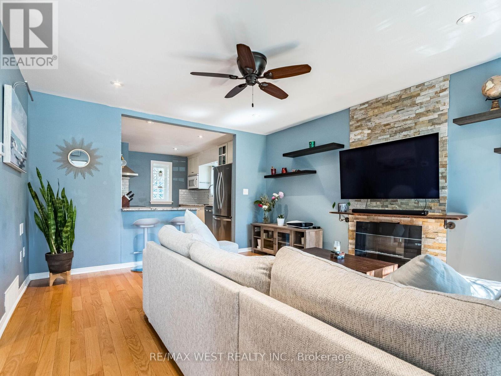 76 Laburnham Avenue, Toronto, Ontario  M8W 1S8 - Photo 41 - W12174906