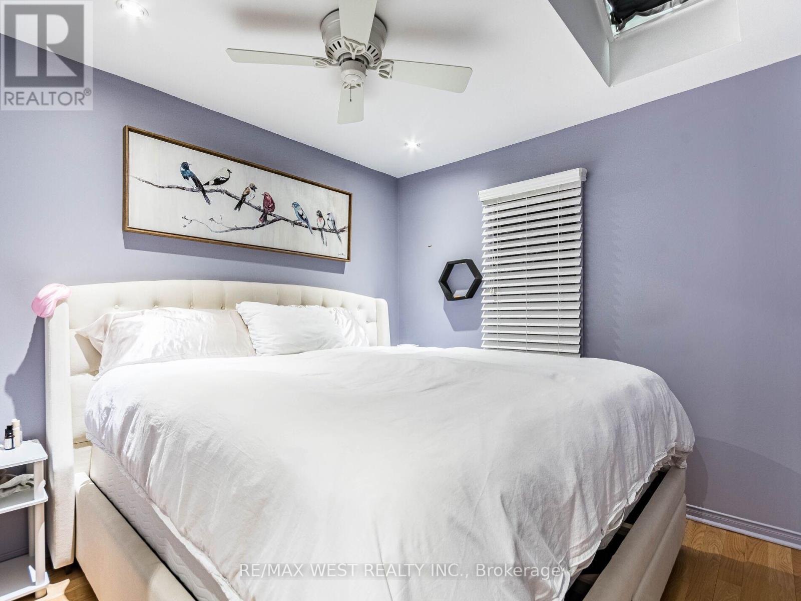 76 Laburnham Avenue, Toronto, Ontario  M8W 1S8 - Photo 8 - W12174906