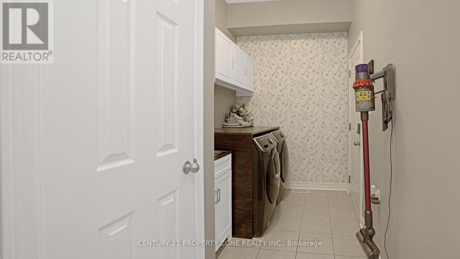 665 Mockridge Terrace, Milton, Ontario  L9T 8V7 - Photo 16 - W12174909