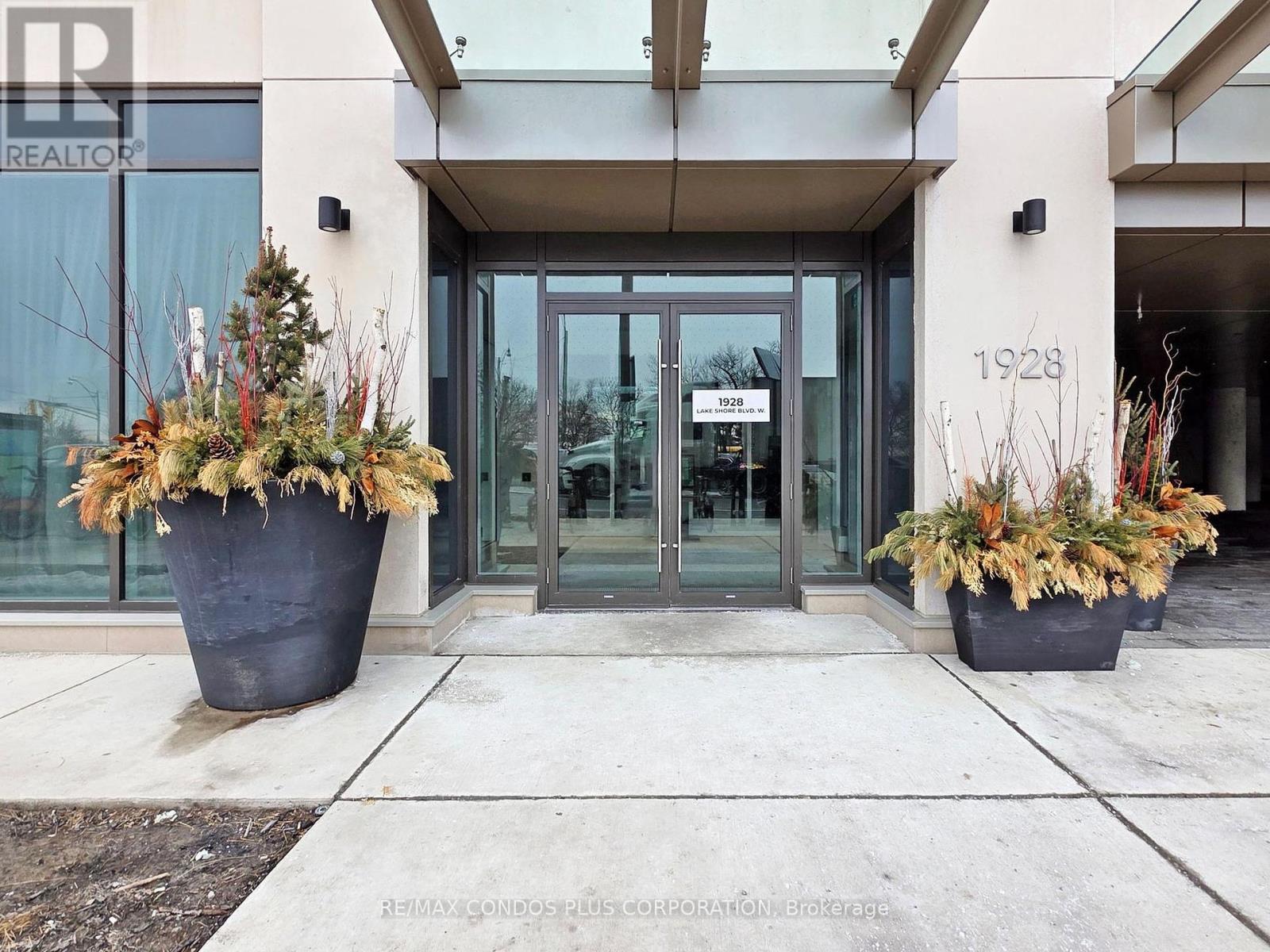 3701 - 1928 Lake Shore Boulevard W, Toronto, Ontario  M6S 1A1 - Photo 2 - W12174938